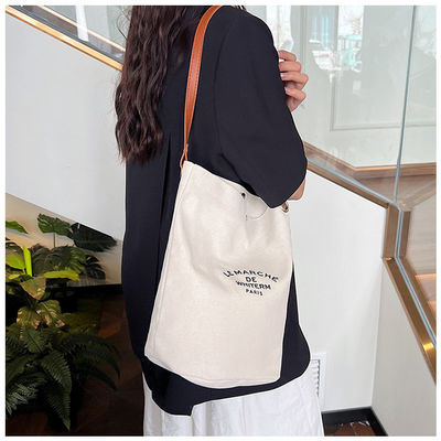Nuova borsa da bagno femminile di tela media di moda per l' estate 2024