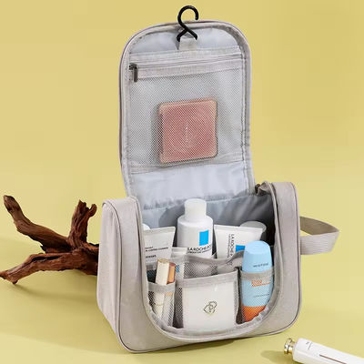 Borsa igienica a coltello in poliestere a colori personalizzati Perfetta per le esigenze della vita quotidiana delle donne