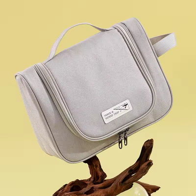 Borsa igienica a coltello in poliestere a colori personalizzati Perfetta per le esigenze della vita quotidiana delle donne