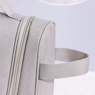 Borsa igienica a coltello in poliestere a colori personalizzati Perfetta per le esigenze della vita quotidiana delle donne