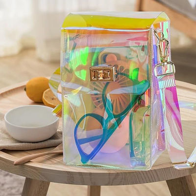 Borsa da mano trasparente da donna estiva 2024 Borsa a catena quadrata gelatina per la vendita casuale