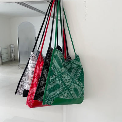 Apri chiusura Viaggi e uscita Stile etnico Donne con borsa da shopping stampata full Paisley