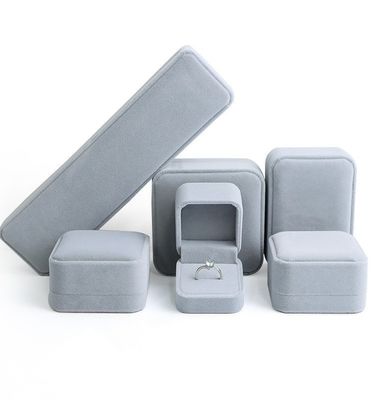 Acquirenti Custom Logo Anello Pendente Braccialetto Velvet Gioielli Box Gioielli Organizzatore Gift Box