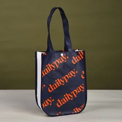 Bottega a colori curvi di medie dimensioni in materiale non tessuto laminato per acquisti personalizzati