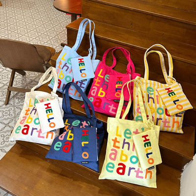 Lettera ricamata colorata Canvas Shoulder Bag Una scelta funzionale e alla moda