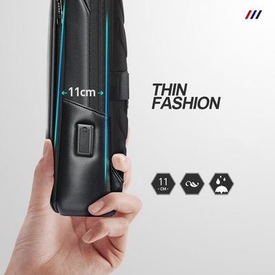 Personalizza lo zaino portatile in pelle da uomo con porta di ricarica USB anti-furto