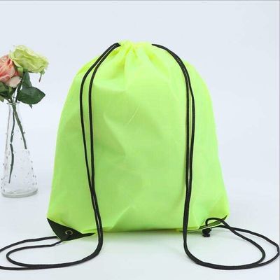 Materiale di nylon colorato sacchetto da zaino a corda con logo stampato per la vita quotidiana