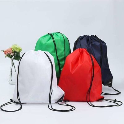 Materiale di nylon colorato sacchetto da zaino a corda con logo stampato per la vita quotidiana