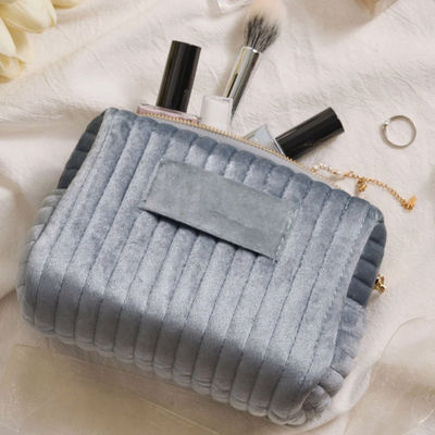 Borsa per servizi igienici in velluto con chiusura a cerniera per viaggi confortevoli ed eleganti