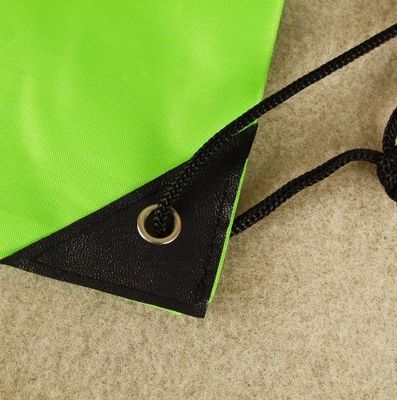 Chiusura a stringa Logo personalizzato 210D Polyester String Drawing Backpack Bag per viaggiare