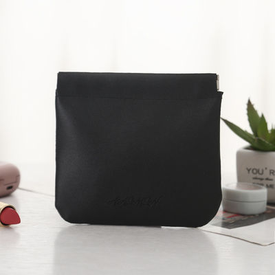 Tieni i tuoi cosmetici organizzati e accessibili con questo trucco in pelle PU compatto
