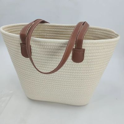 Borsa di paglia in tessuto naturale fatta a mano La combinazione perfetta di stile e funzione