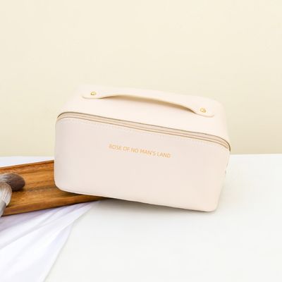 La più recente borsa per i cosmetici di moda