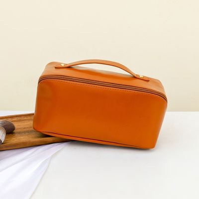 La più recente borsa per i cosmetici di moda