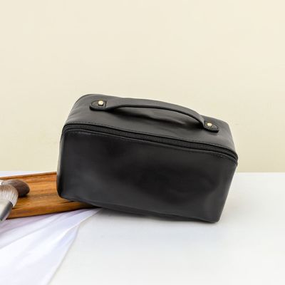 La più recente borsa per i cosmetici di moda