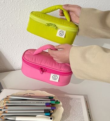 Borsa per il trucco in poliestere coreano a disegno personalizzato per il deposito primaverile consegna in 15 giorni