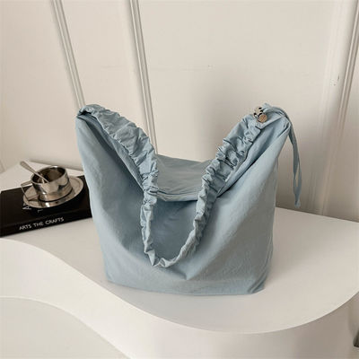 Borsa da spalla a stringa a piatto di nylon a grande capacità per donne Borse da shopping