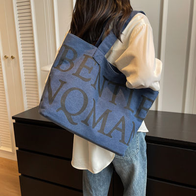 Borsa da bagno da donna a mano con lettere di tendenza e grande capacità