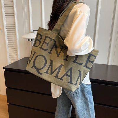 Borsa da bagno da donna a mano con lettere di tendenza e grande capacità