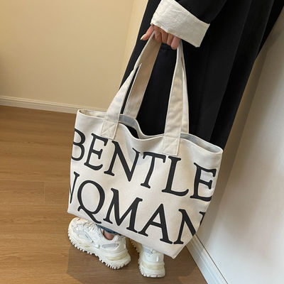 Borsa da bagno da donna a mano con lettere di tendenza e grande capacità
