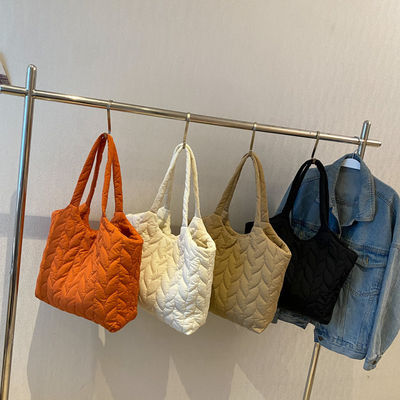 Reutilizzabili Regali Inverno Quilted Puffy Puffer Tote Bag Per Donne Logo personalizzato stampato