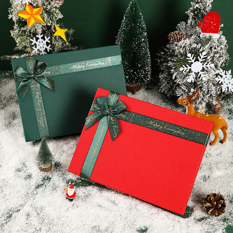 Materiali riciclati Custom Luxury Bridesmaid Gift Box con nastro e diversi colori