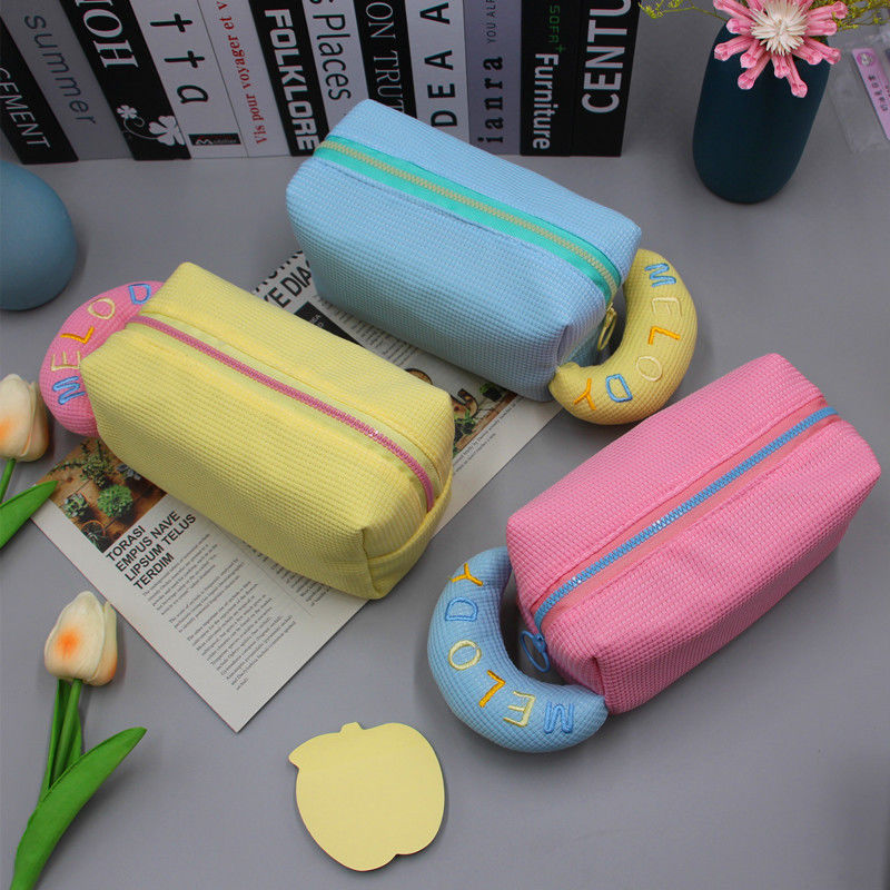 Acceptabile OEM/ODM Makeup Bag Cartoon Toiletry Portatile Waffle Cosmetic Bag per ragazze