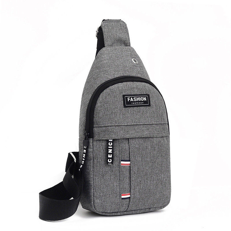 Custom Logo Earphone Hole Men's Sling Bag per la vita quotidiana e lo sport in stile versatile