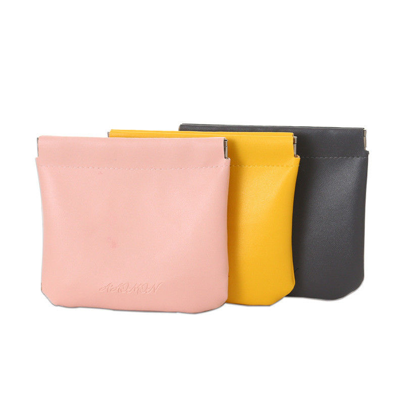Tieni i tuoi cosmetici organizzati e accessibili con questo trucco in pelle PU compatto